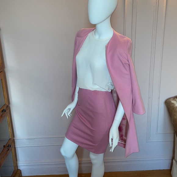 Rose wool two piece jacket and skirt - Picture 2 of 11